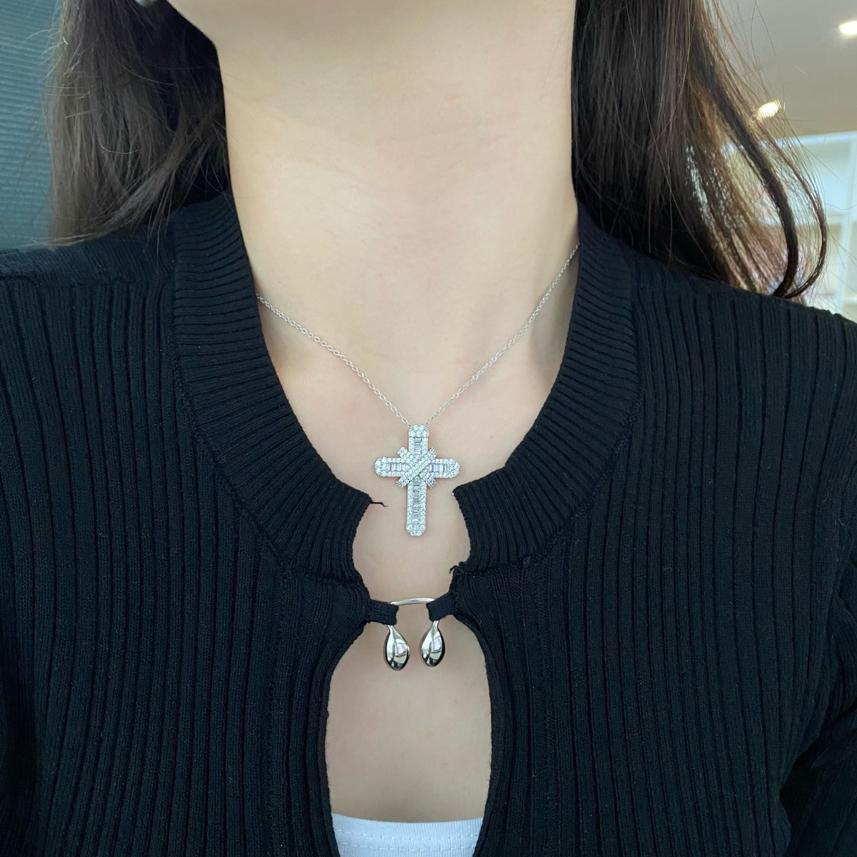 Cruz Necklace